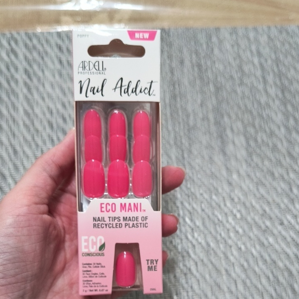 Ardell Nail Addict Eco Mani Pink Press-On Nails